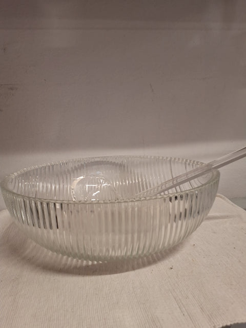 Glasbowle med øseske